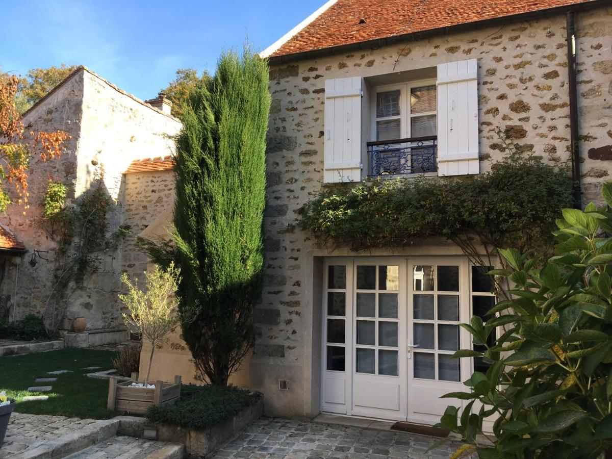 La Maison D'Emilie - Appartements Chaumes-en-Brie Exterior foto